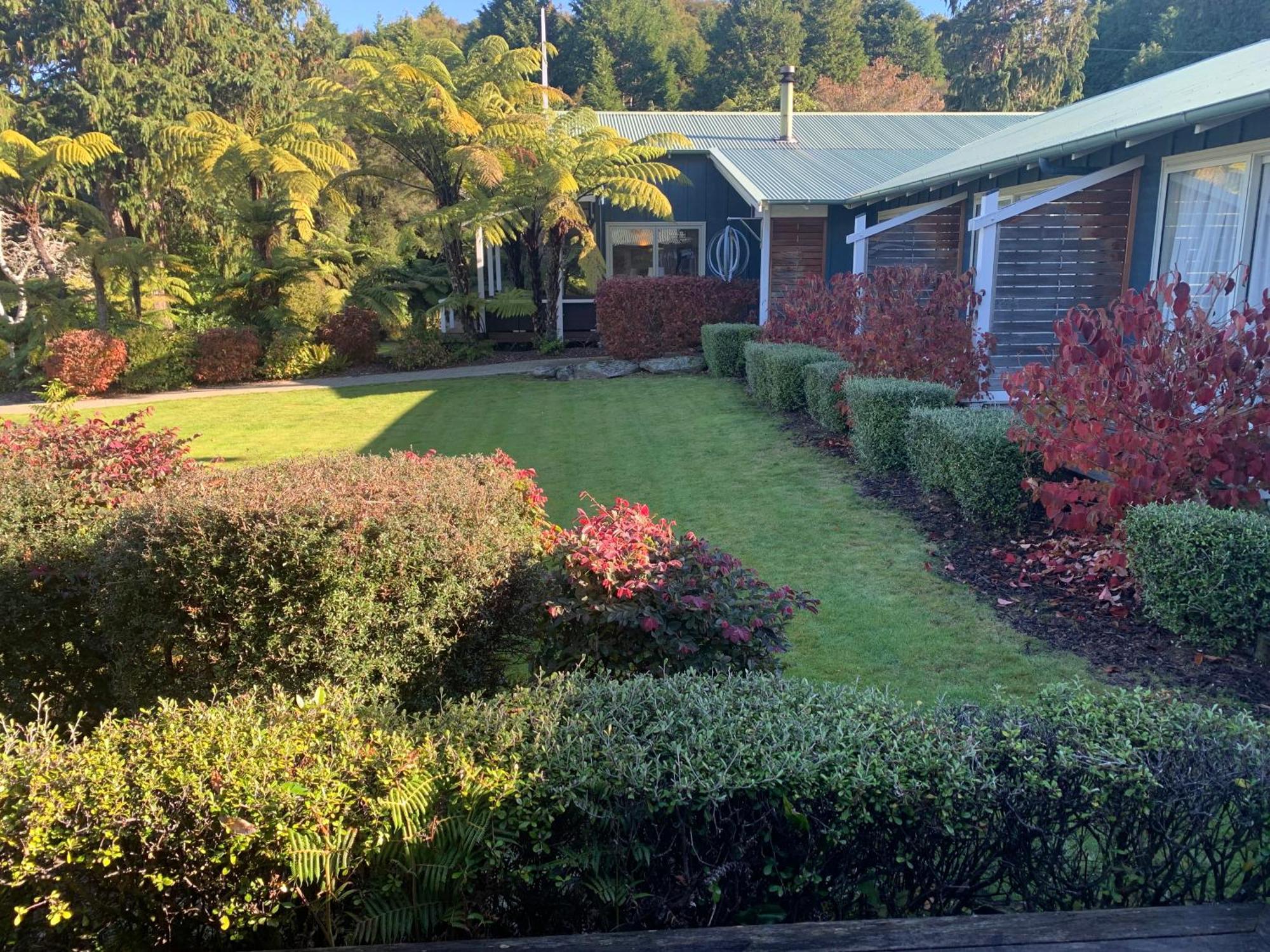 Raetihi Lodge Kenepuru Sounds エクステリア 写真
