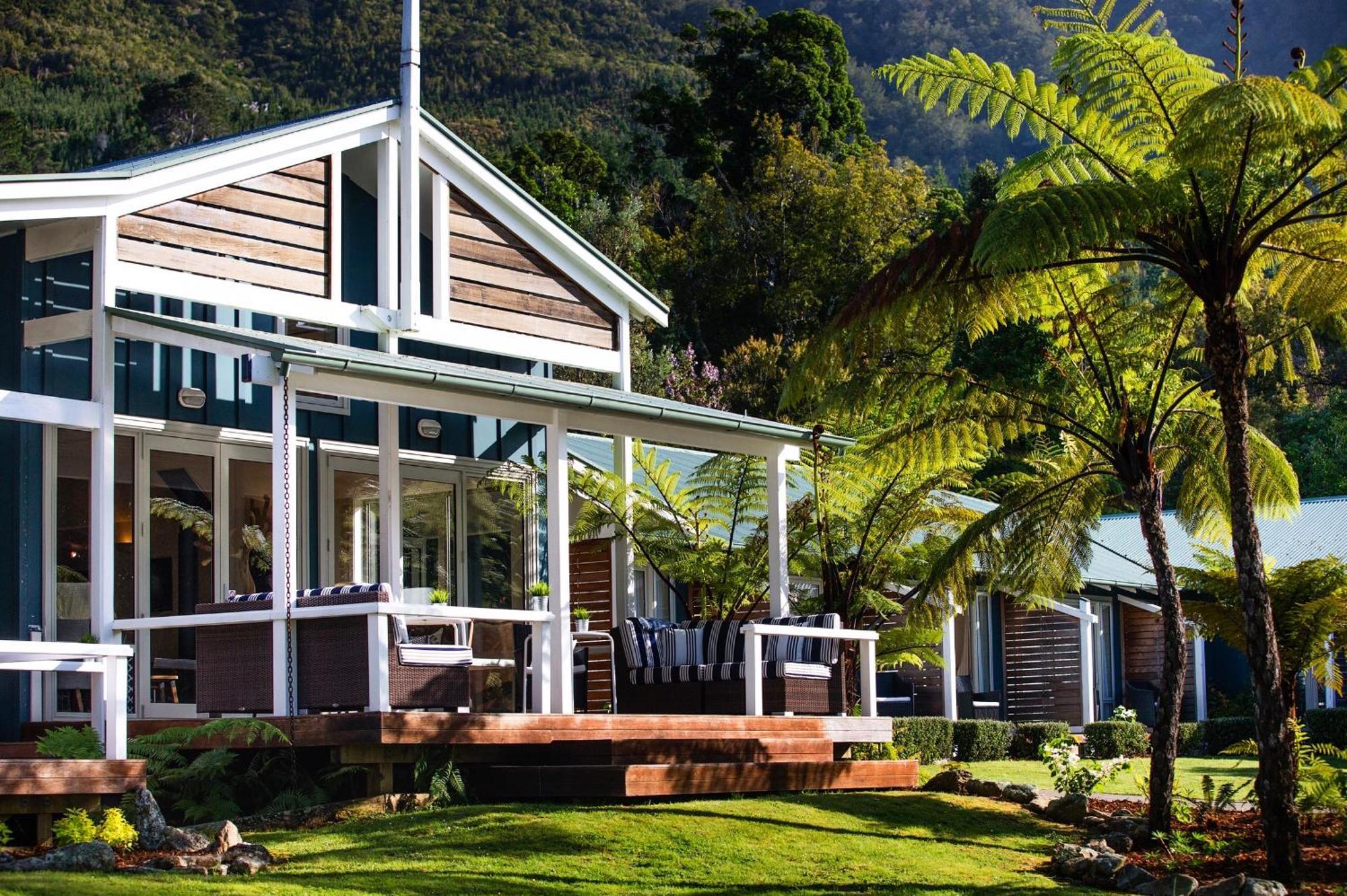 Raetihi Lodge Kenepuru Sounds エクステリア 写真
